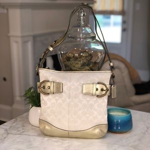 Coach Signature canvas slim duffel convertible 😎